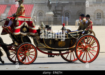 London, UK. 27. Mai 2015. Ihre Königliche Hoheit Prinzessin Anne kehrt zum Buckingham Palace in einer Pferdekutsche nach Königin Elizabeth II. die Regierung an das House Of Lords Credit Rede: Amer Ghazzal/Alamy Live-Nachrichten Stockfoto