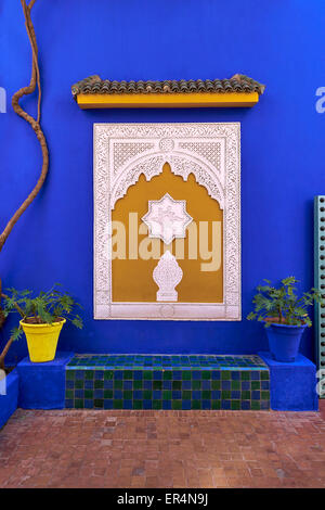 Majorelle Garten ist ein zwölf Hektar großen Botanischen Garten und Landschaftsgarten des Künstlers in Marrakesch, Marokko. Stockfoto