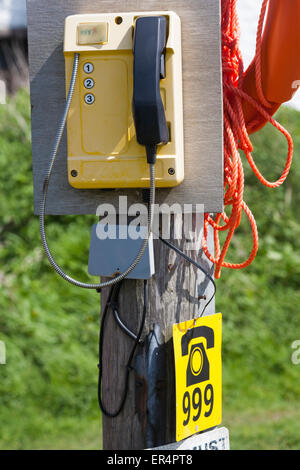 Verwirrung - Zeichen zu wählen 999, aber nur Ziffern 1, 2 und 3 auf Telefon in Abereiddy, Pembrokeshire Coast National Park, Wales UK im Mai - Abereiddi Stockfoto