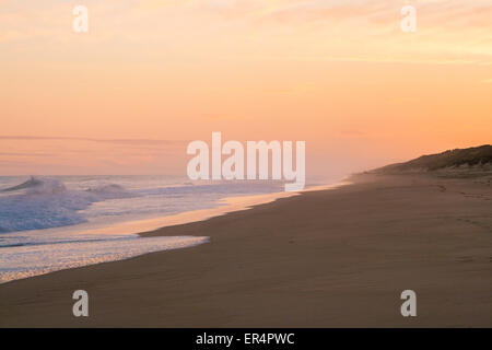 Wunderschöne Golden Sunrise 90 Meilen Strand, Victoria, Australien Stockfoto