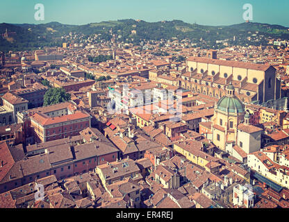 Retro getönten Luftbild der Altstadt von Bologna, Italien. Stockfoto