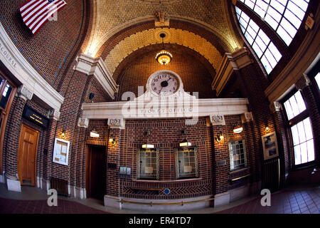 Innere des Yonkers Bahnhof auf der Metro North Hudson Line Yonkers New York Stockfoto