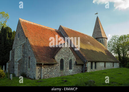 Frühling am Abend in Piddinghoe Dorfkirche in East Sussex, England. Stockfoto