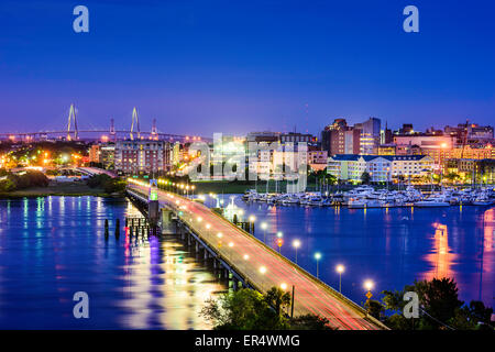 Charleston, South Carolina, USA Skyline über den Ashley River. Stockfoto