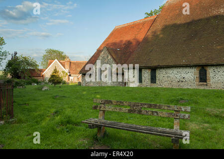 Frühling am Abend in Piddinghoe Dorfkirche in East Sussex, England. Stockfoto