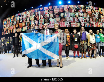 Neuen ersten Minister Schottlands, Nicola Sturgeon, befasst sich das Publikum bei der SSE Hydro in Glasgow. Die SNP neue Depute Leader Stewart Hosie und ehemaligen ersten Minister Alex Salmond sprach auch, und eine Vielzahl von lokalen Musical fungiert für die Politiker eröffnet.  Mitwirkende: Nicola Sturgeon, Alex Salmond, Stewart Hosie Where: Glasgow, Vereinigtes Königreich bei: 22. November 2014 Credit: WENN.com Stockfoto