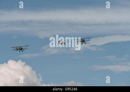 Hawker Demon, Hawker Nimrod & Hawker Hind Überflug in Formation in The Shuttleworth Collection VE Tag Airshow, Mai 3. 2015 Stockfoto