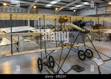 1911 Avro Dreidecker Replik, The Shuttleworth Collection, Old Warden Aerodrome, Bedfordshire Stockfoto