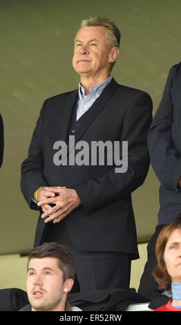 Baden/Schweiz. 27. Mai 2015. Ehemaliger Schweizer Männer Nationalmannschaft Cheftrainer Ottmar Hitzfeld gesehen auf der Tribüne vor den Frauen '' s internationale Freundschaftsspiel zwischen der Schweiz und Deutschland im ESP-Stadion in Baden/Schweiz, 27. Mai 2015. Foto: Patrick Seeger/Dpa/Alamy Live News Stockfoto