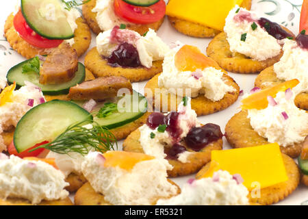 Sortierte Canopes, Vorspeise Cracker mit Belag Stockfoto