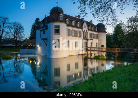 Am Abend Schloss Bottmingen, Kanton Basel-Landschaft, Schweiz. Stockfoto