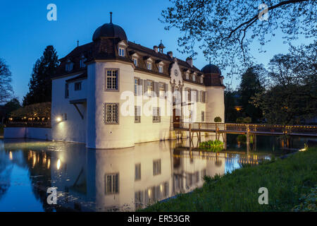 Am Abend Schloss Bottmingen, Kanton Basel-Landschaft, Schweiz. Stockfoto