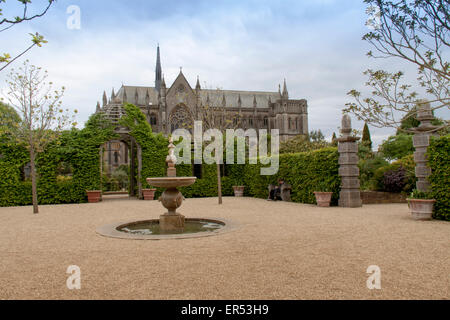 Einen schönen Garten auf dem Gelände des Arundel Castle, Sussex, England Stockfoto