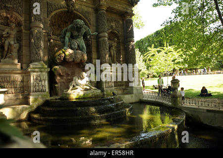 Medici-Brunnen im Garten des Palais Luxembourg Paris Frankreich Stockfoto