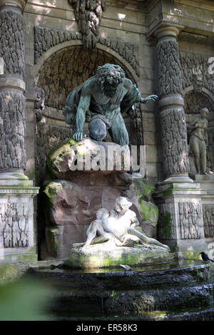 Medici-Brunnen in den Gärten des Palais de Luxembourg-Palast von Luxemburg-Paris Stockfoto