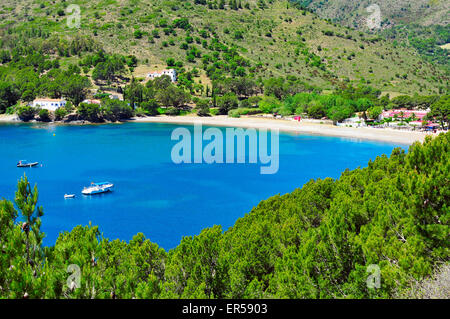 Blick auf Cala Montjoi Strand in Roses, Costa Brava, Katalonien, Spanien Stockfoto