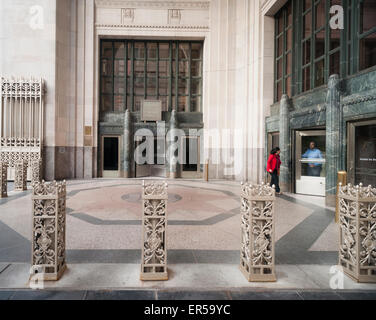 11 elf Madison Avenue, ursprünglich Teil der Metropolitan Life Insurance-Campus wird auf Dienstag, 19. Mai 2015 in New York gesehen. SL Green Realty hat beschlossen, das Gebäude für $ 2,6 Milliarden aus der CIM-Gruppe in der zweithöchsten Preis für ein Bürogebäude in New York zu kaufen. Der Gebäude-Ankermieter ist die Credit Suisse. (© Richard B. Levine) Stockfoto