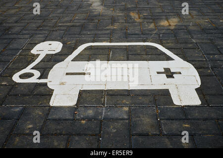 Elektro-Auto aufladen Station Zeichen Stockfoto