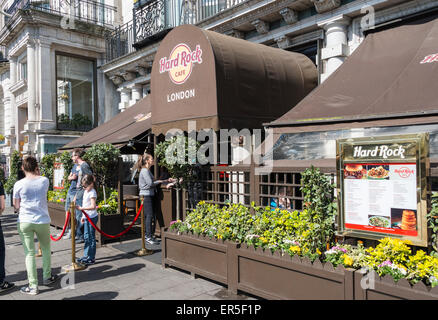 Eingang zum Hard Rock Cafe, alten Park Lane, West End, City of Westminster, London, England, Vereinigtes Königreich Stockfoto