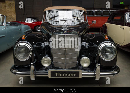 Limousine Mercedes-Benz 300 S Cabriolet (W 188 ich), 1953. Stockfoto