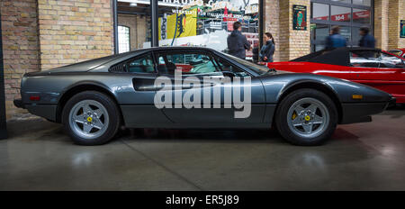 BERLIN - 10. Mai 2015: Sportwagen Ferrari 308 GTB. 28. Berlin-Brandenburg-Oldtimer-Tag Stockfoto