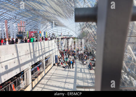 Besucher in der neuen Messe Bau, Leipzig, Sachsen, Deutschland Stockfoto