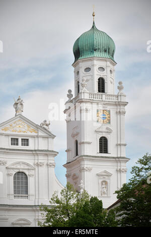 Kirche Turm des Stephansdoms, alte Stadt Passau, niedriger Bayern, Bayern, Deutschland Stockfoto