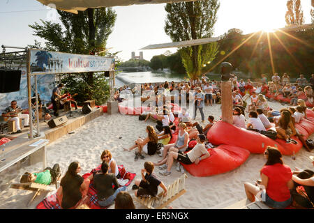 Live-Musik, Kulturstrand am Corneliusbruecke, Munich, Bavaria, Germany Stockfoto