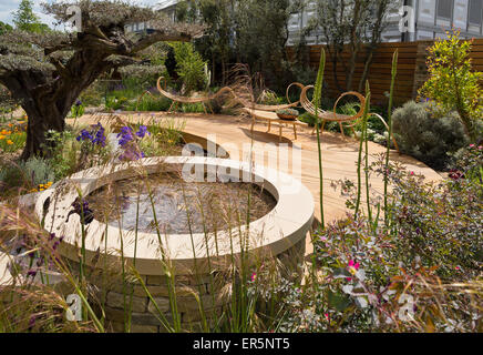 Royal Bank of Canada Garten, entworfen von Matthew Wilson, vergoldetem Silber-Medaillengewinner bei der RHS Chelsea Flower Show 2015 Stockfoto