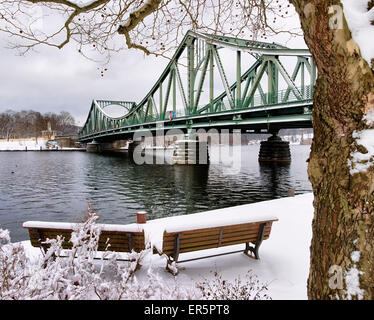 Glienicker Brücke, Havel, verbindet Potsdam mit Berlin, Potsdam, Brandenburg, Deutschland Stockfoto