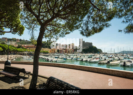 Hafen Sie mit Burg, Lerici, Provinz von La Spezia, Ligurien, Italien Stockfoto