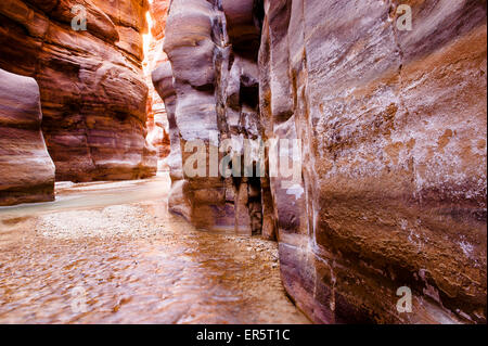 Arnon Fluss vorbei an einer Schlucht, Wadi Mujib, Jordanien, Naher Osten Stockfoto