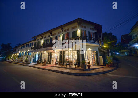 Hotel im Kolonialstil auf dem Mekong in Luang Prabang, Laos Stockfoto