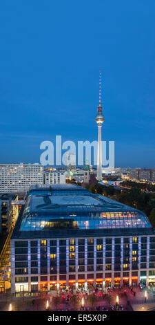 Panoramablick von der Kathedrale entfernt in Richtung Alexanderplatz, DDR Museum und Rathaus, Berlin, Deutschland Stockfoto