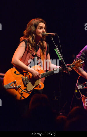 Toronto, Kanada. 27. Mai 2015. US-amerikanische alternative Country und Folk Rock Sängerin Brandi Carlile führt in The Danforth Music Hall. Bildnachweis: EXImages/Alamy Live-Nachrichten Stockfoto