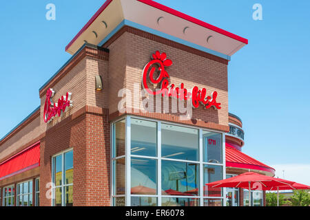 Chick-Fil-A schnell servieren Restaurants sind beliebt in ganz Amerika für exzellenten Kundenservice und große Hähnchen-Sandwiches. Stockfoto