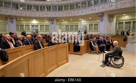 Dresden, Deutschland. 27. Mai 2015. Treffen der G7-Finanzminister und-Notenbankgouverneure in Dresden. Begrüßungsempfang an Frauenkirche mit Wolfgang Schaeuble (CDU - R), Bundesminister für Finanzen, 27.05.2015. Bildnachweis: Dpa picture Alliance/Alamy Live News Stockfoto