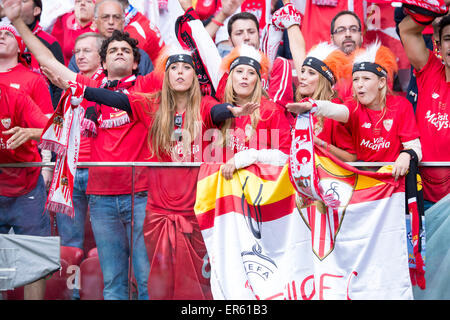 Sevilla Ventilatoren, 27. Mai 2015 - Fußball / Fußball: UEFA Europa League Finale match zwischen FC Dnipro Dnipropetrovsk 2-3 Sevilla FC im Stadion Narodowy in Warschau, Polen. (Foto von Maurizio Borsari/AFLO) Stockfoto