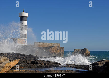 Leuchtturm, Surf, Colonia de Sant Jordi, Mallorca, Balearen, Spanien Stockfoto