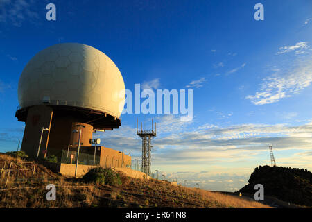 Radarstation auf Pico Do Arieiro, der 3. höchste Berg von Madeira, Portugal Stockfoto