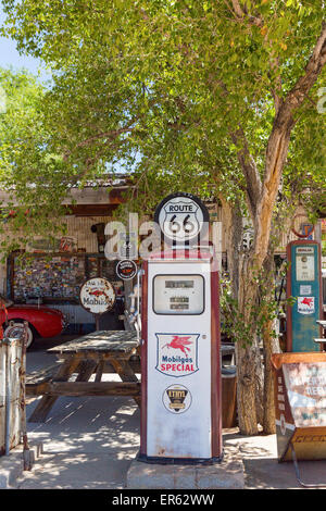 Alte Tankstelle auf der historischen Route 66, Hackberry, Arizona, USA Stockfoto