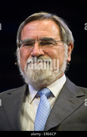 Rabbi Jonathan Sacks sprechen auf der Bühne Hay Festival 2015 Stockfoto