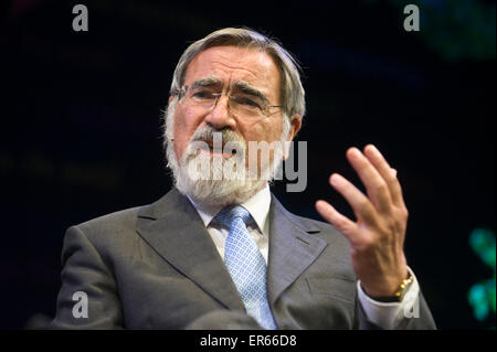 Rabbi Jonathan Sacks sprechen auf der Bühne Hay Festival 2015 Stockfoto