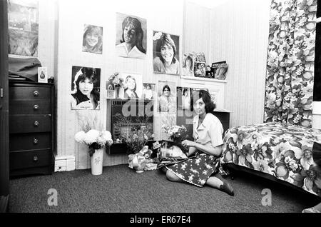 Margaret Lynn Stewart, Mutter des Mordopfers, Janet Lesley Stewart, 15, wurde erstochen am New Years Eve 1974 und in einem flachen Grab in Newton Heath, North Manchester begraben. In ihrem Schlafzimmer Töchter, 25. September 1976 abgebildet. Trevor Joseph Har Stockfoto