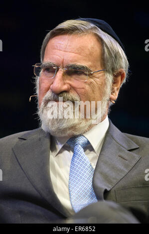 Rabbi Jonathan Sacks sprechen auf der Bühne Hay Festival 2015 Stockfoto