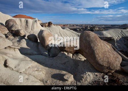 Steil erodierten Felsformationen in den Bisti De-Na-Zin Wilderness im San Juan County, New Mexico. Stockfoto