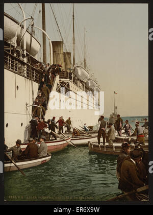 Aussteigen aus einem Schiff, Algier, Algerien Stockfoto