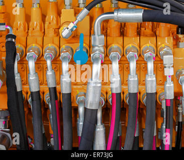 Bagger-hydraulische Druck-Schläuche-System Stockfoto