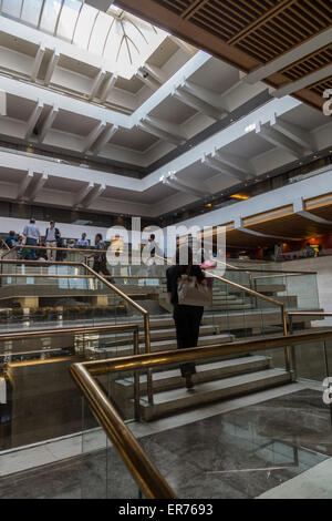 Jerusalem, Israel. Die Lobby des Hotels Dan (ehemals Hyatt / Regency) in der Nähe von Mount Scopus. Stockfoto