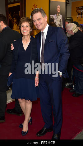 London, UK, 28. Mai 2015: Anthony Andrews kommt nachts Presse nur Jim Dale im Varieté-Theater, Strand, London. Foto: Credit: siehe Li/Alamy Live News Stockfoto